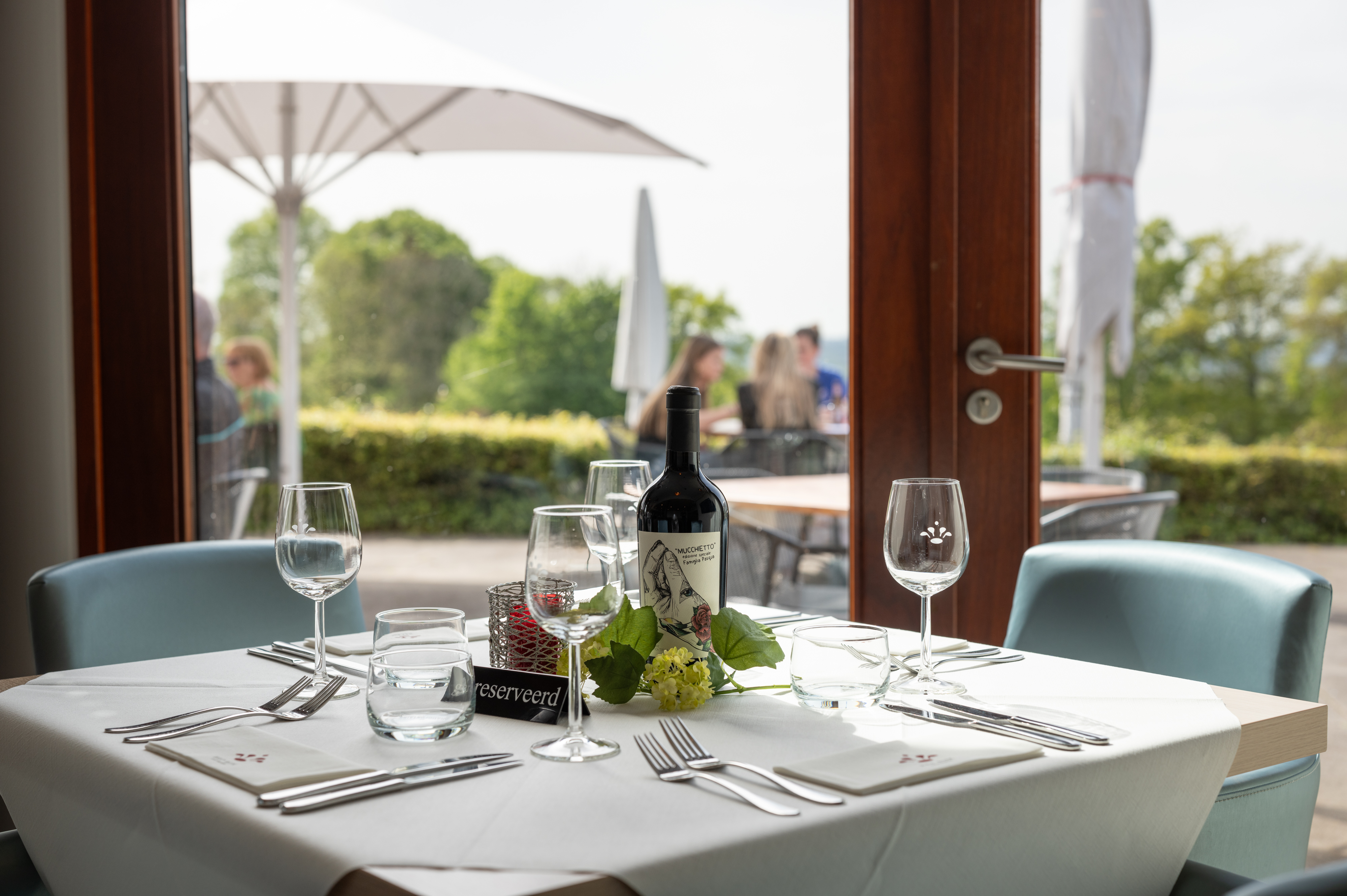 restaurant